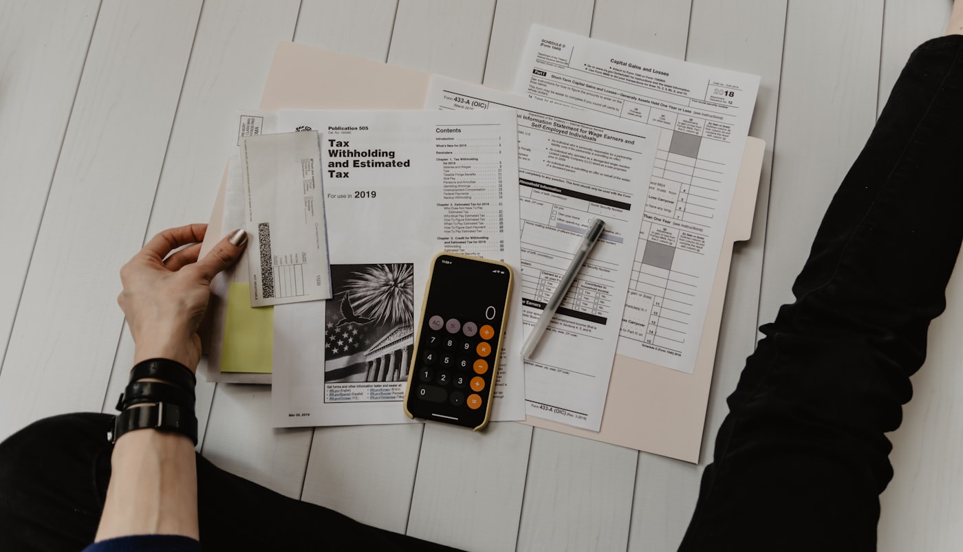 Consultor diseÃ±ando polÃ­tica salarial y bandas remunerativas para empresa en Lima, PerÃº - Leam Consultores